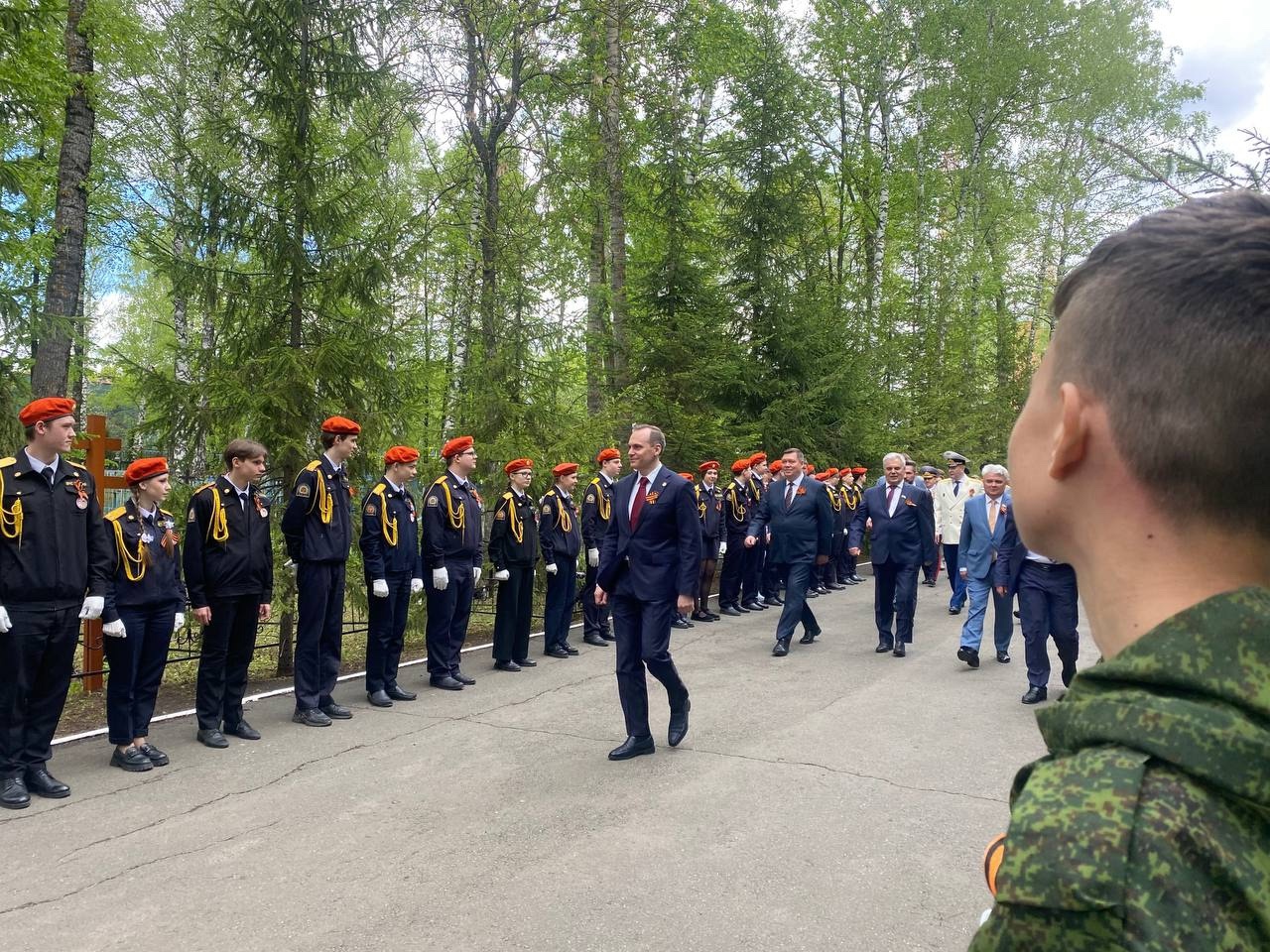 Возложение цветов.