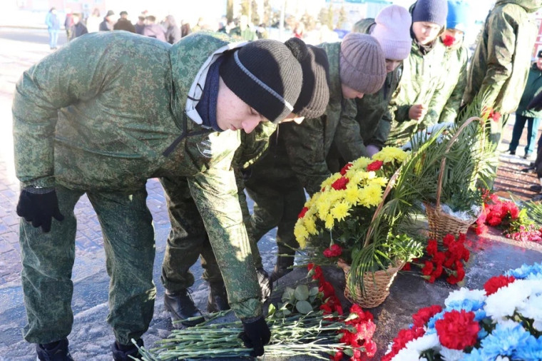 День памяти военнослужащих, погибших при исполнении воинского долга в Чечне.